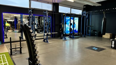 Offene Trainingsfläche für Mobility und Boxtraining Functional Area im Raum