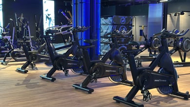 Moderner Cardio-Bereich für Ausdauertraining Cardiozone