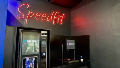 Getränke- und Snackbereich im Speedfit Fitnessstudio Snack- und Getränkeautomat im Fitnessstudio