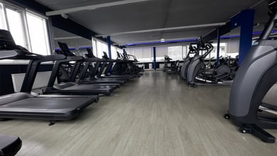 Geradlinige Cardio-Zone für Lauftraining Laufbandreihe im Raum