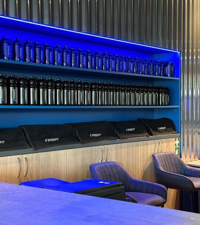 Sporternährungsprodukte in der Lounge