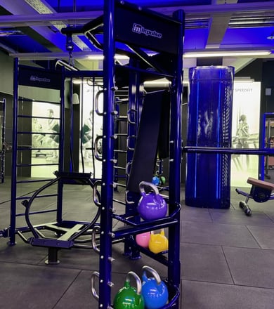 Hantelbereich im Fitnessstudio